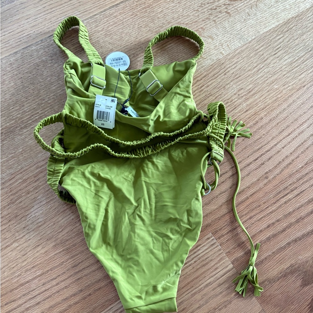 Andrea Iyanna’s one piece swim suit - Picture 5 of 9
